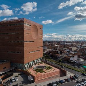 Dostavba nemocnice Nadácie Santa Fe de Bogotá. Zdroj: Archdaily