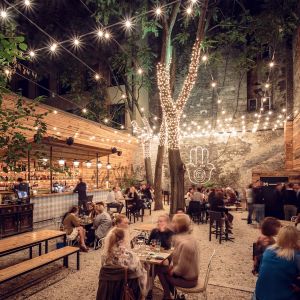 Mazel Tov. Zdroj: Behance