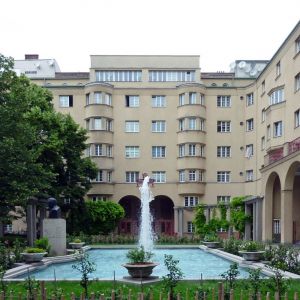 Reumannhof. Zdroj: Flickr