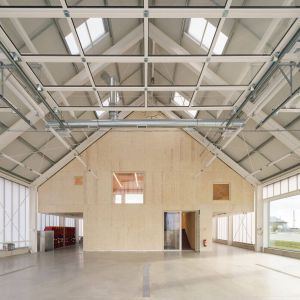 Dolní Jirčany. Autorka: Alex Shoots Buildings