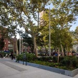 Spring Street Park. Autorka: Elizabeth Felicella