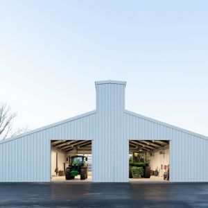 White Shed Opatov. Autor: Alex Shoots Buildings