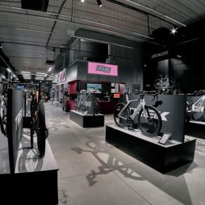 Ground Cycling Store. Autor: Adam Tarana