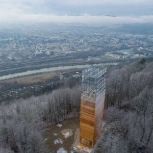 Vyhliadková veža na Dubni. Zdroj: uteczmesta