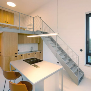 Mezanín v industriálnej novostavbe. Zdroj: Nehnutelnosti.sk