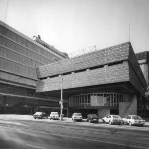 Budova Transgasu. Zdroj: archiweb.cz