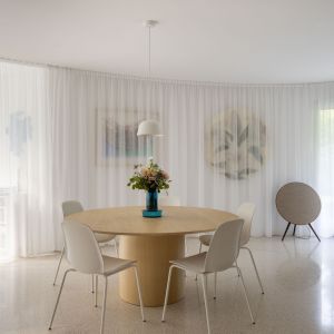 Bývanie v bazéne. Autor: Matej Hakár