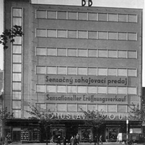 Obchodný dom Brouk a Babka v čase otvorenia v roku 1936. Zdroj: Ladislav Foltyn via Oa HÚ SAV