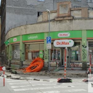 Pred Mariánskym dvorom sa rozšíri chodník a pribudne zeleň