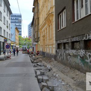 Chodník na západnej strane Mariánskej bude rozšírený