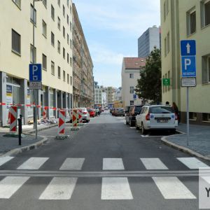 Ulica bola obnovená v celej dĺžke. Bohužiaľ, Heydukova sa nedočkala podobne komplexnej obnovy