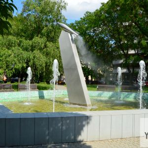 Kukorelliho park v susedstve Sofory je príjemný, aj keď pomerne zanedbaný verejný priestor. Obnovou prešla nedávno aspoň fontána.