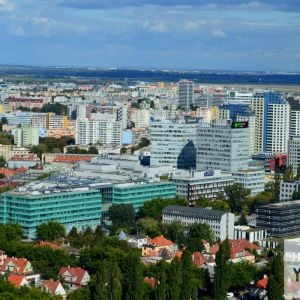 Komplexy Apollo Business Center I a II. Prvé z nich bude čoskoro asanované