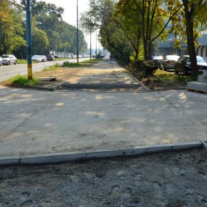 Priechody sa debarierizujú. Na tomto úseku budú chodci vedení s cyklistami.