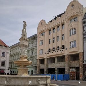 Fasáda Paláca Kooperativy sa odhaľuje, po rekonštrukcii sa môže otvoriť aj nádvorie