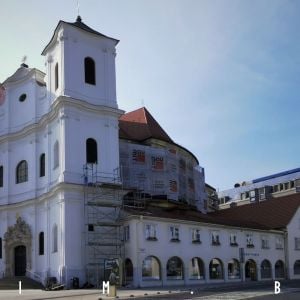 Vyfarbia sa bratislavské pamiatky do biela?