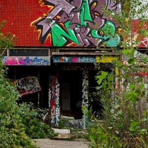 Skelet pošty. Autor: Nino Belovič / YIM.BA