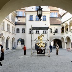 Obnovená socha Archanjela Michala. Zdroj: Bratislava - Hlavné mesto SR