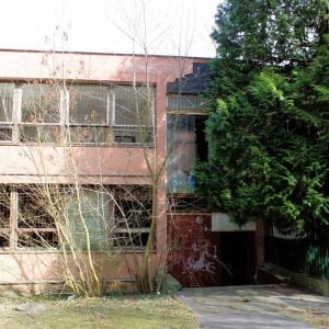 Súčasný stav objektu. Zdroj: Mestská časť Bratislava - Dúbravka