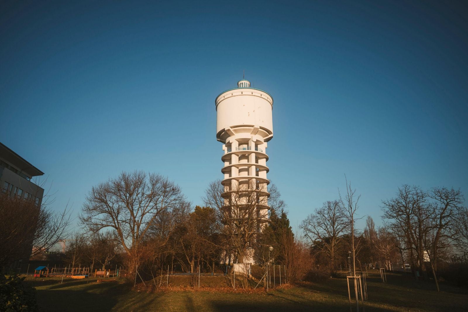 Legendárna moderná pamiatka obnovená. Bellušov vodojem je v novom šate, upraví sa aj okolie 
