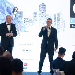 Hostitelia večera, Robert Fletcher a Robert McLean z CIJ. Zdroj: CIJ