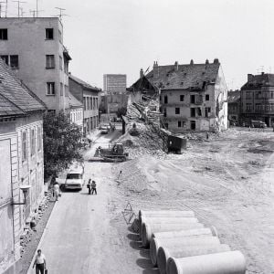 Búranie Konventnej ulice. Zdroj: Stará Bratislava na fotografiách a obrazoch / TASR