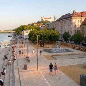Štúdia Fajnorovho nábrežia. Zdroj: YIM.BA / AI